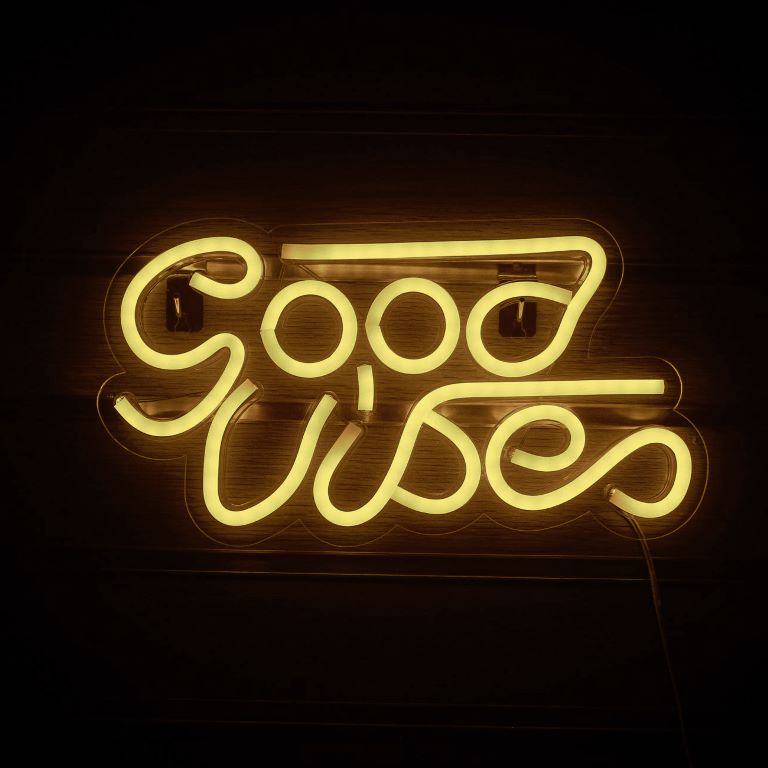 Неон в інтер'єрі