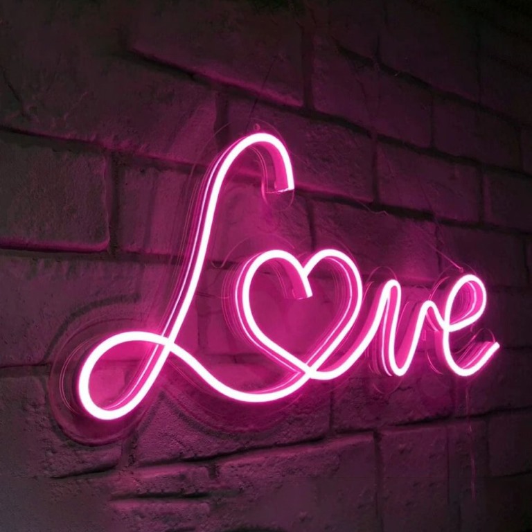 Замовити світлову вивіску або лайтбокс