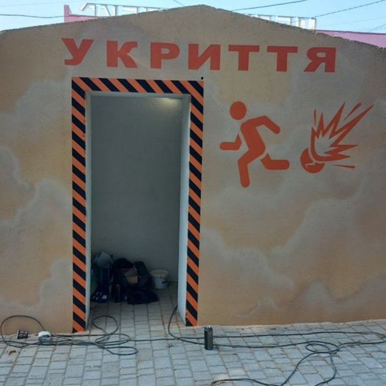 Виготовлення та розміщення навігаційних елементів для бомбосховищ та укриттів